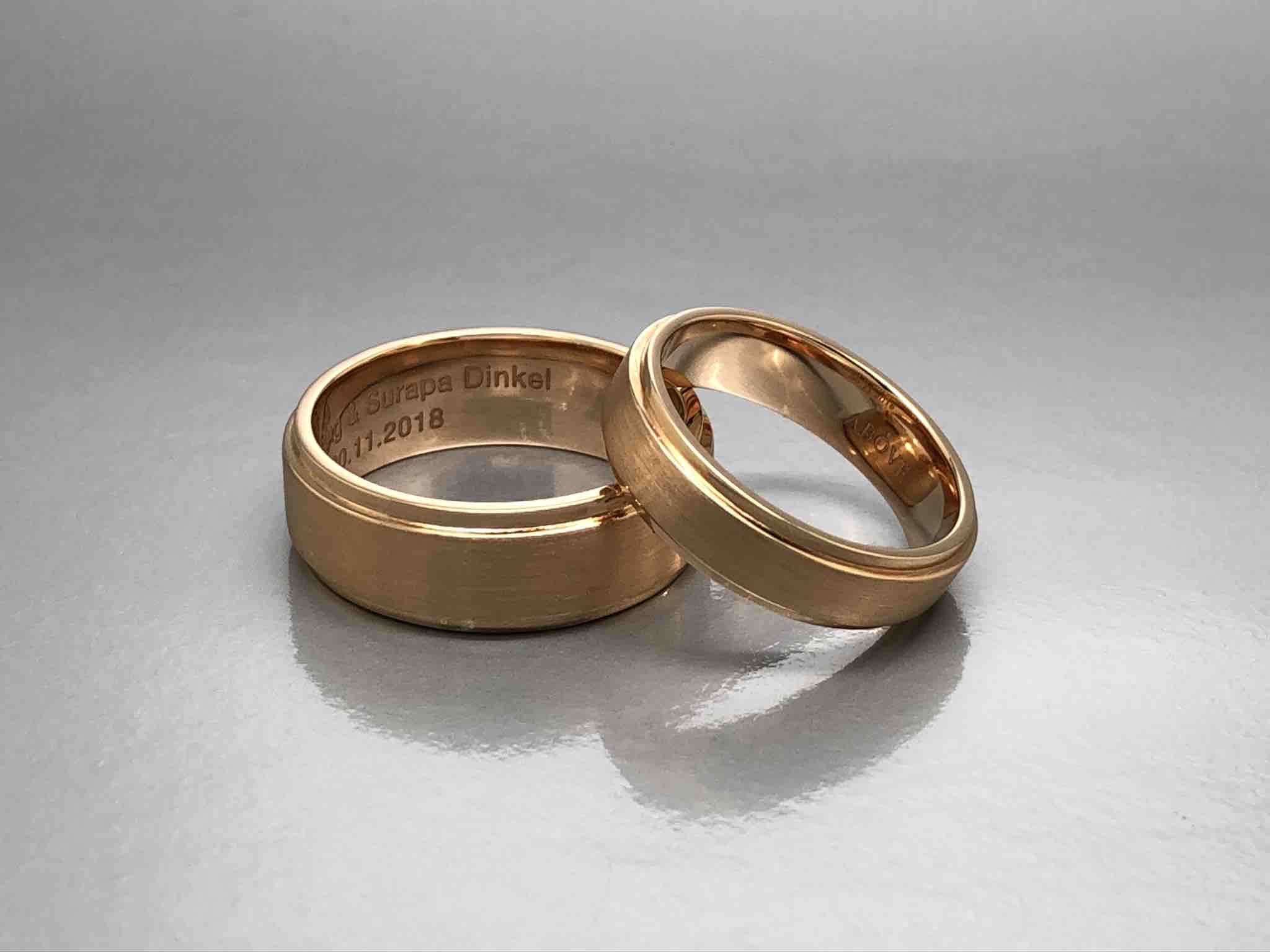 แหวนแต่งงานคู่เกลี้ยงหนา