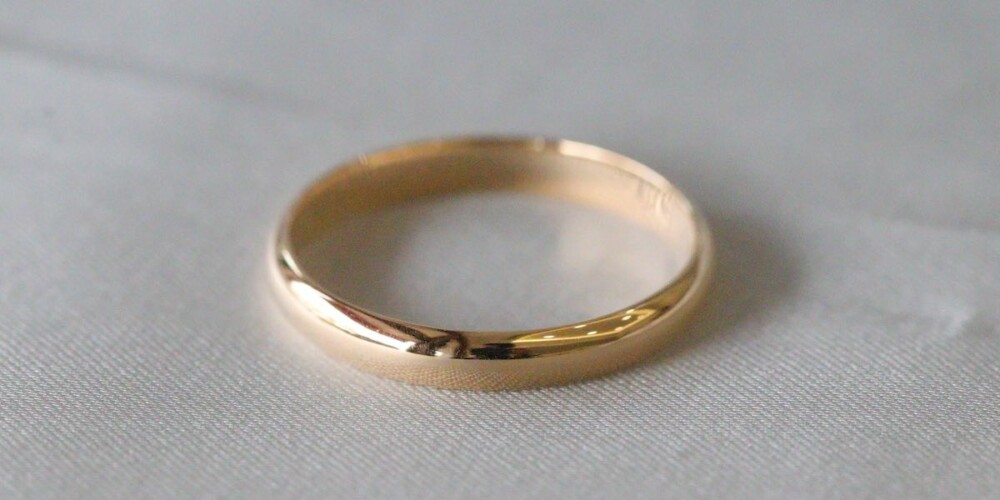 rose gold plain band ring