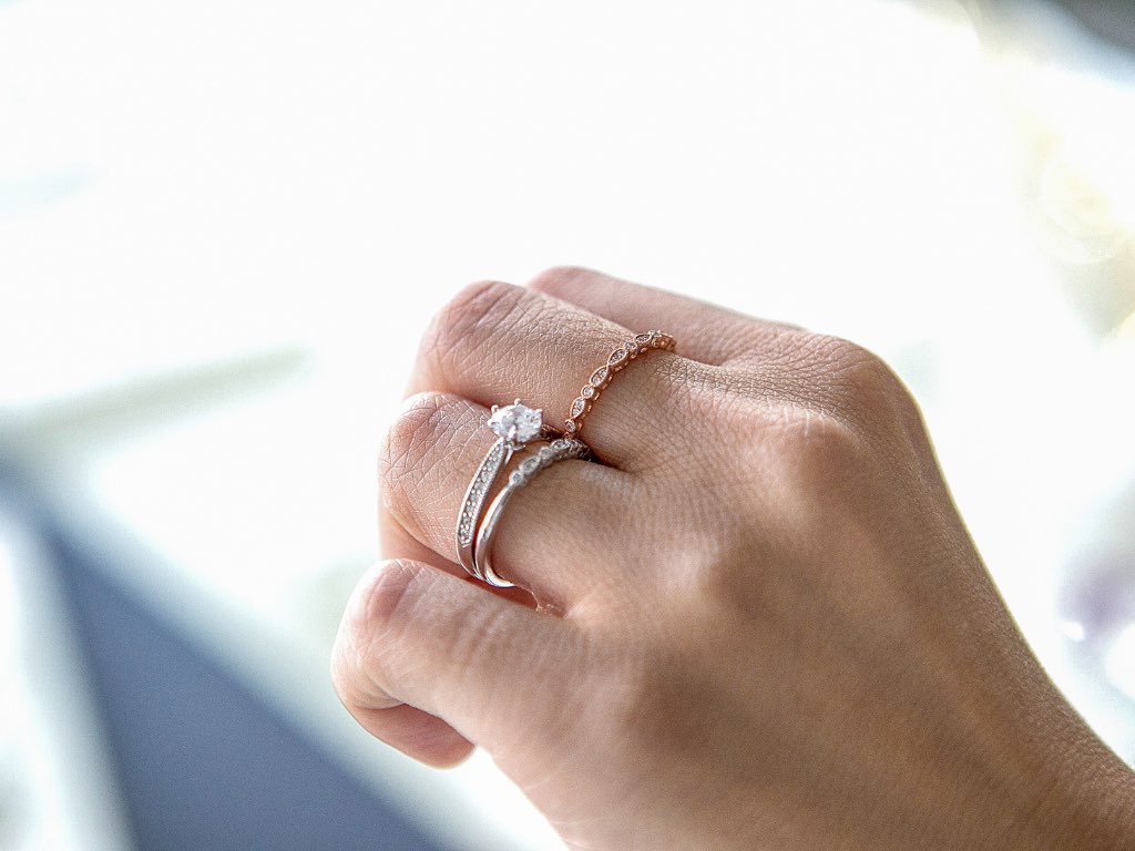 6 วิธี ใส่แหวนเสริมดวง อย่างไรให้เฮง ไขความลับตามวันเกิด • Above Diamond