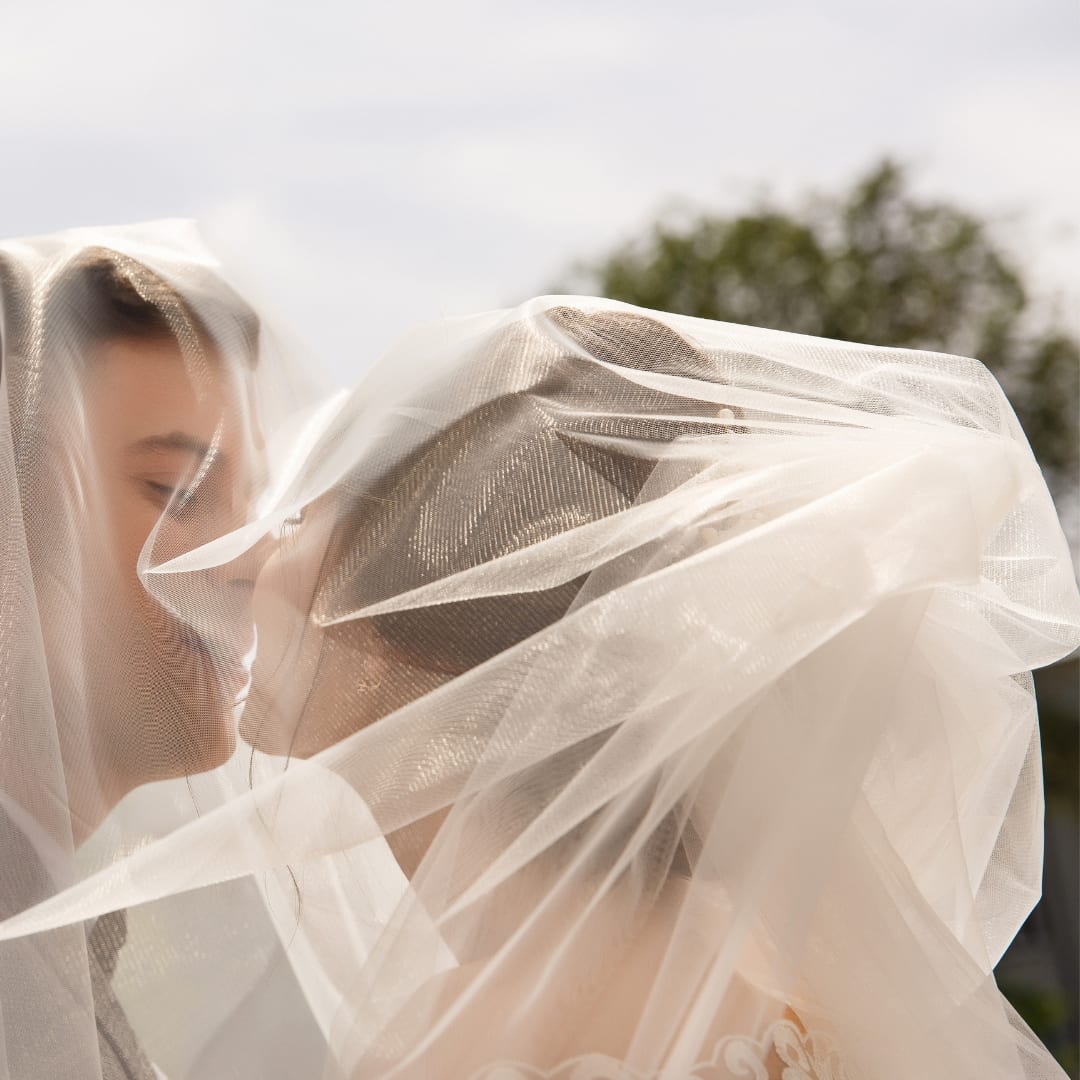 How to Wear a Long Veil for your Outdoor Wedding: Veil Weights