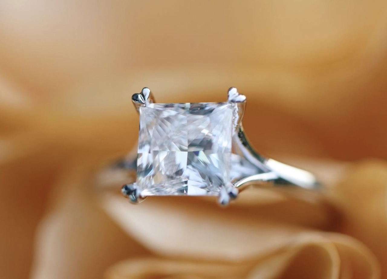 princess cut lab-grown diamond ring